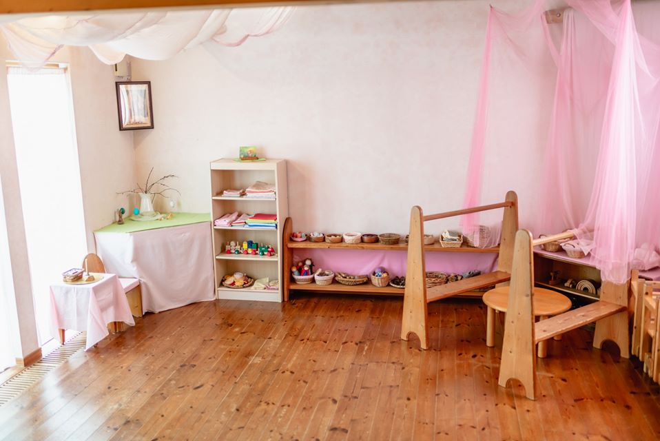 ひびきの村のシュタイナー幼稚園 マルベリーの森のおうち